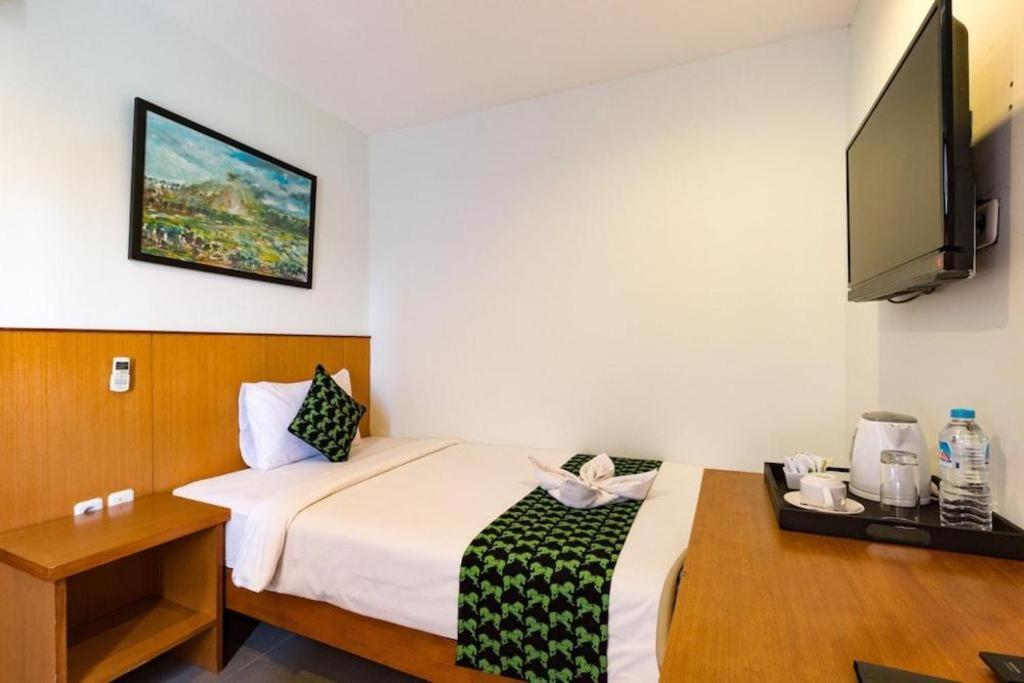 Hadi Poetra Hotel Kuta Lombok Exteriör bild
