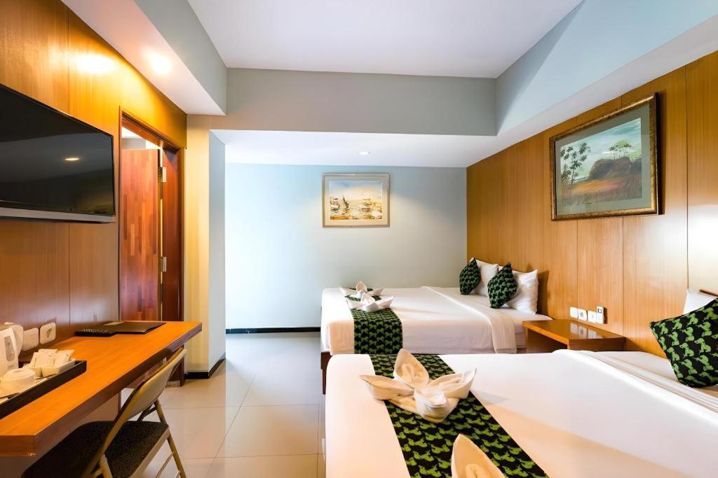Hadi Poetra Hotel Kuta Lombok Exteriör bild