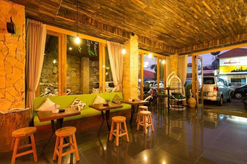 Hadi Poetra Hotel Kuta Lombok Exteriör bild