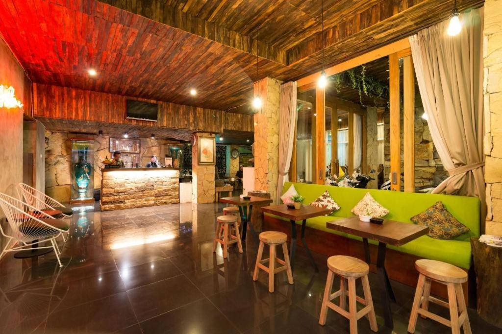 Hadi Poetra Hotel Kuta Lombok Exteriör bild